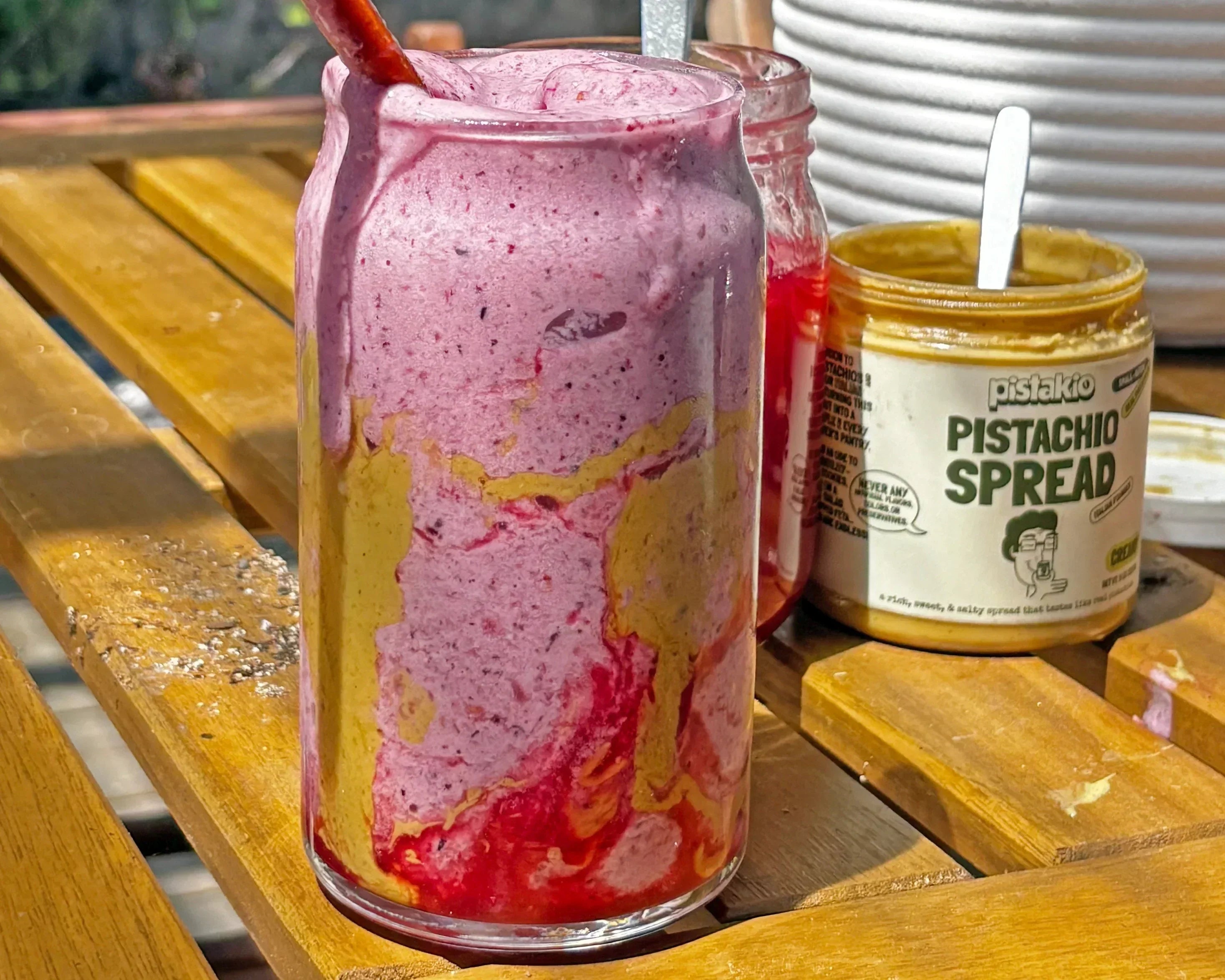 PISTACHIO STRAWBERRY SMOOTHIE